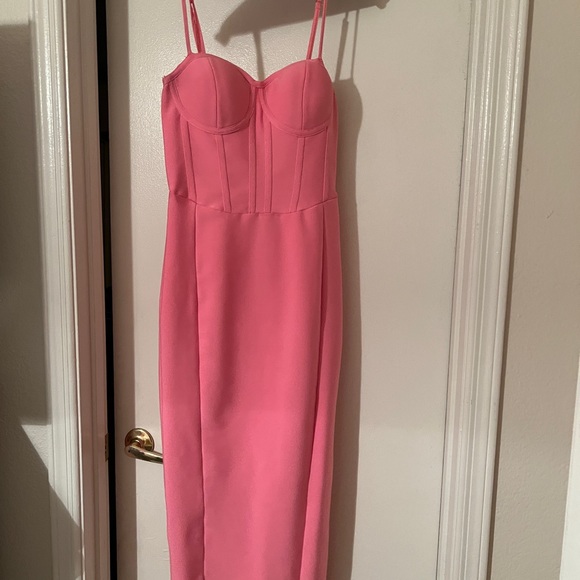 Fashion Nova Young and In love maxi dress size Med - Picture 2 of 3